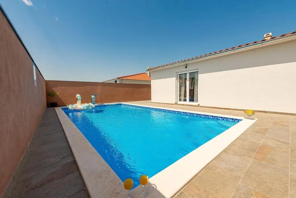 Holiday Home Lux **** Benkovac