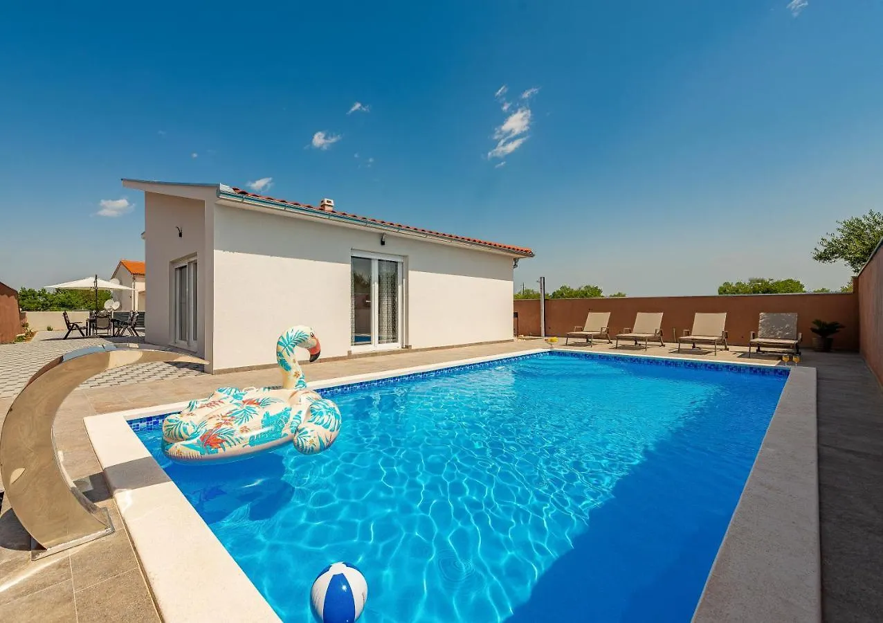 Holiday Home Lux **** Benkovac