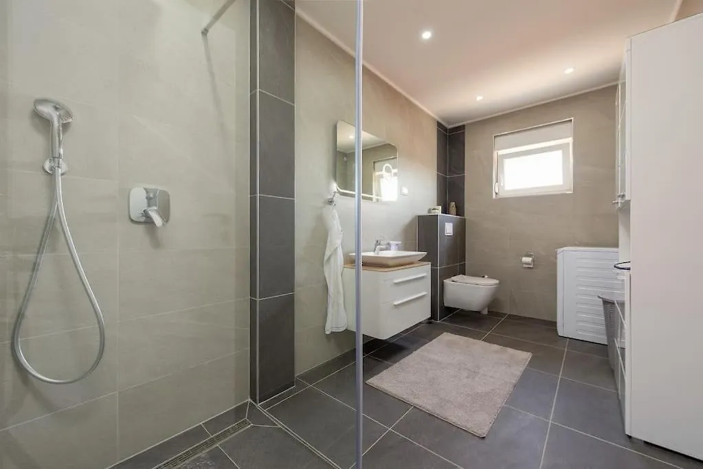 Holiday Home Lux **** Benkovac