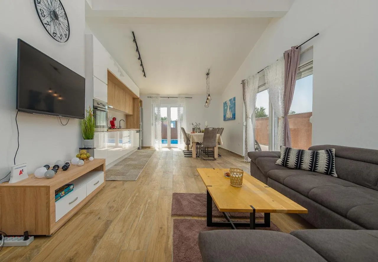Holiday Home Lux **** Benkovac Villa